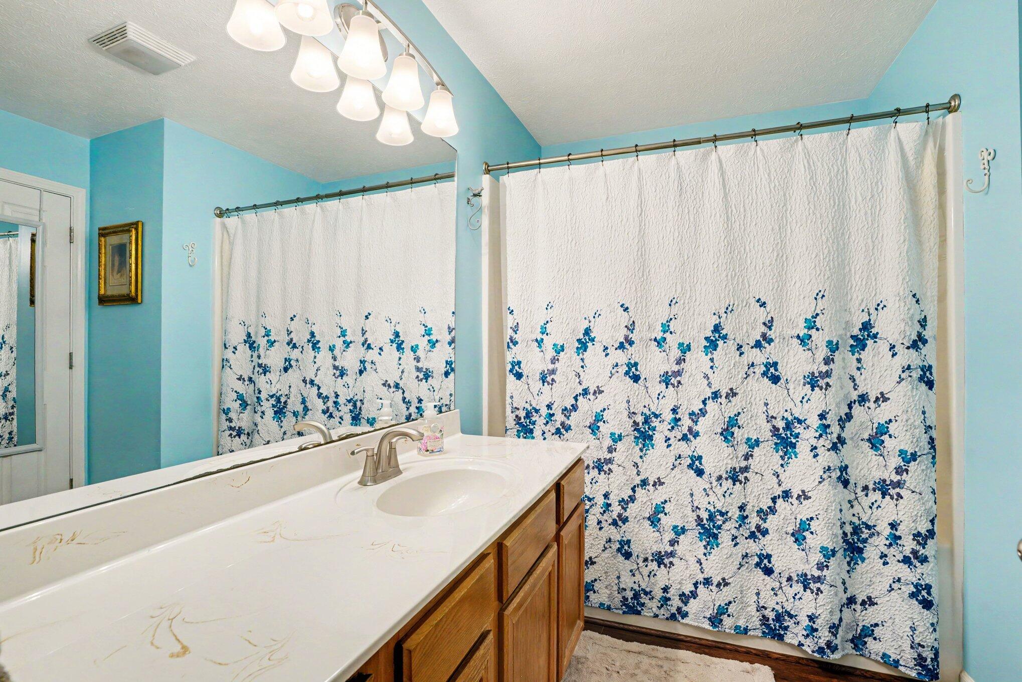 6367 Pokagon Road Berrien Center, MI 49102 - Photo 10 of 26 015_file_9036