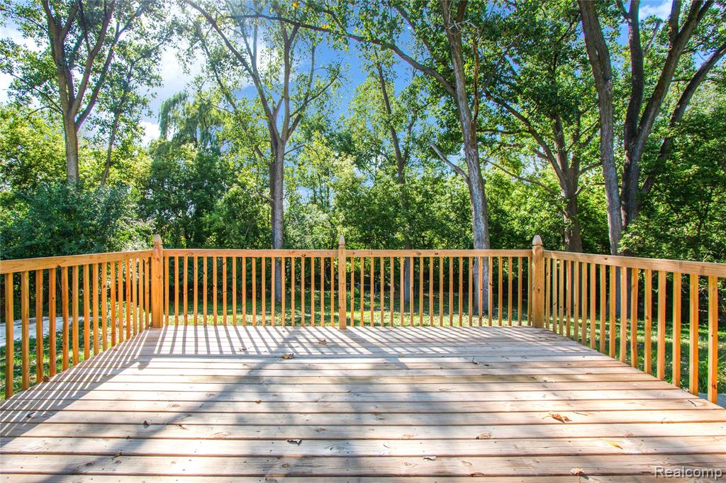 21423 Gill Road Farmington Hills, MI 48335 - Photo 29 of 32