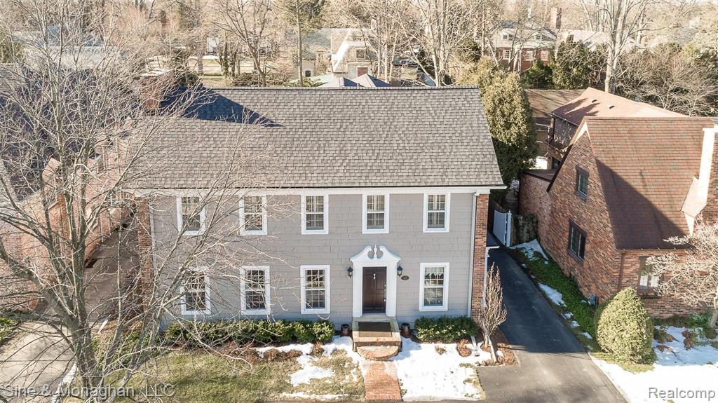 97 Moran Road Grosse Pointe Farms, MI 48236 - Photo 2 of 57
