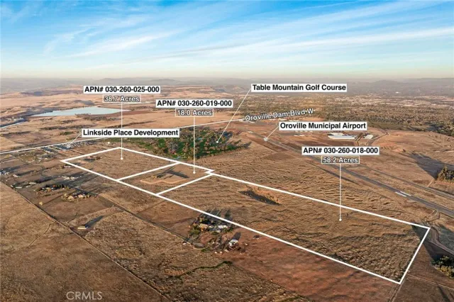 a view of a tennis court