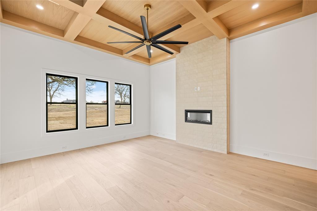 204 Dan Russell Weatherford, TX 76087 - Photo 27 of 40 an empty room with windows and fan