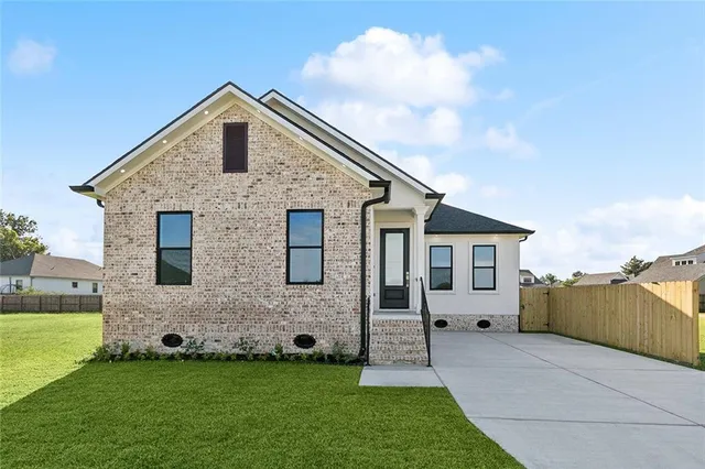 $369,000 | 1925 Rose Street, Arabi, LA 70032