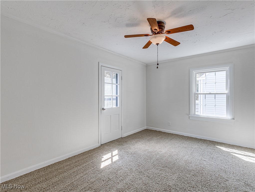 1085 Woodview Road Cleveland, OH 44121 - Photo 17 of 30