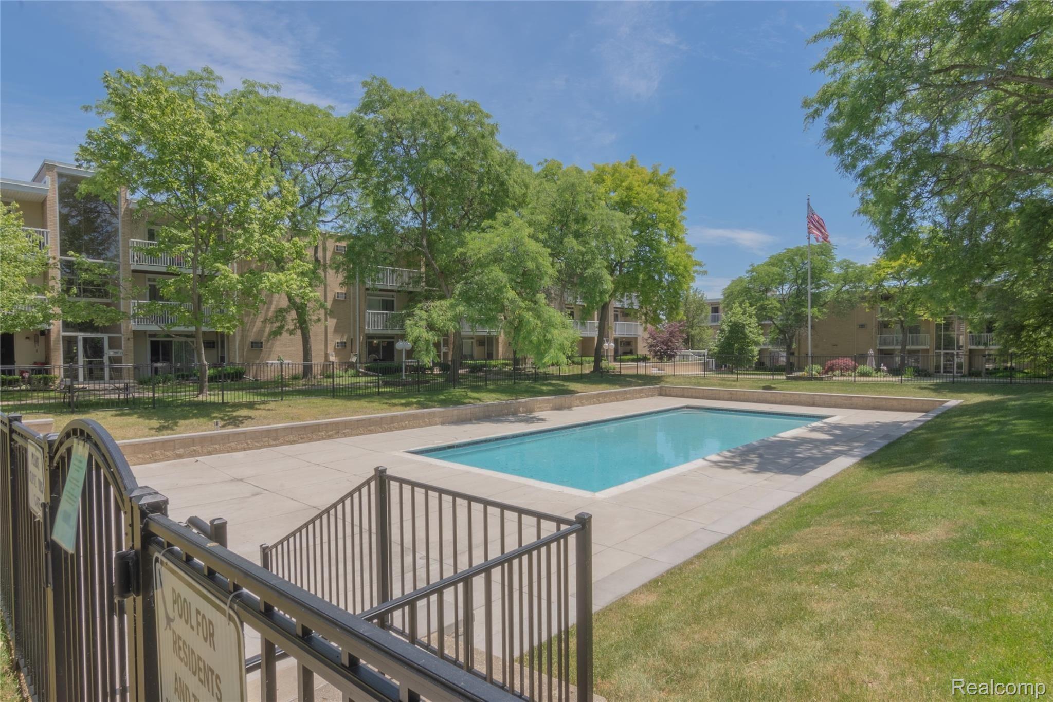 4905 Crooks Road, Unit A10 Royal Oak, MI 48073 - Photo 16 of 17 16.jpg