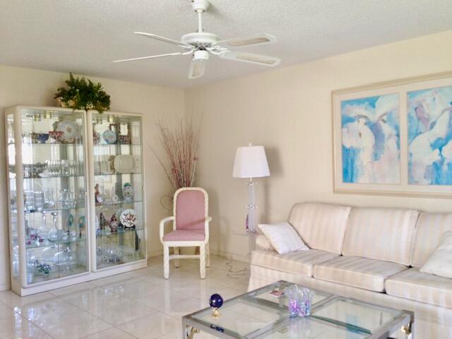 571 Fanshaw North Boca Raton, FL 33434 - Photo 3 of 28 IMG_8770