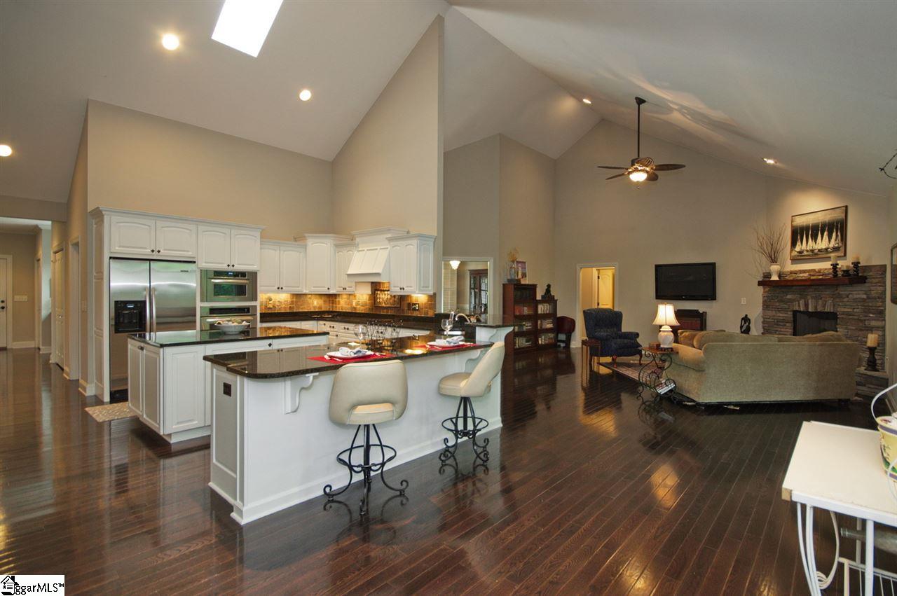 15 Queensmoor Road Travelers Rest, SC 29690 - Photo 3 of 16 Gallery Image 3