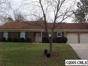 11221 5 Cedars Road Charlotte, NC 28226 - Photo 1 of 8 Gallery Image 1