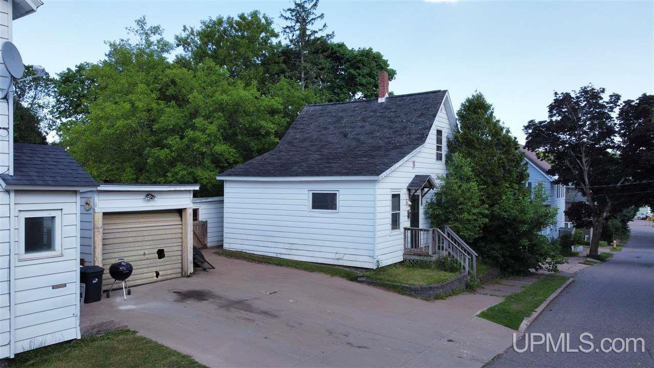 325 West Ridge Street Ishpeming, MI 49849 - Photo 3 of 57