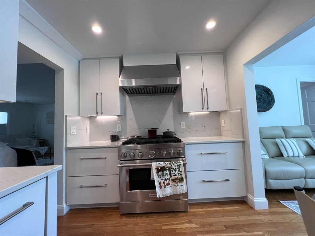 98 East Border Road Malden, MA 02148 - Photo 4 of 17