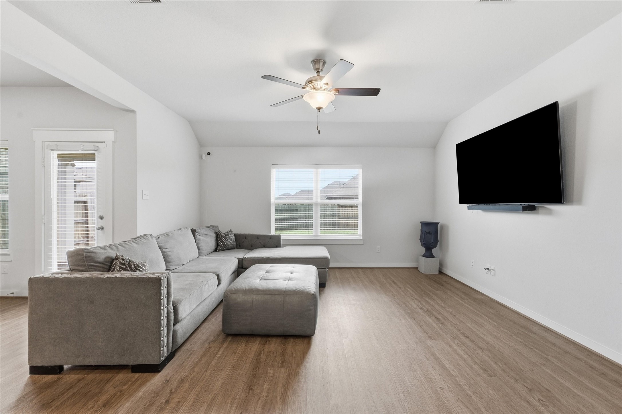 9211 Waldrick Trace Drive Rosharon, TX 77583 - Photo 8 of 16