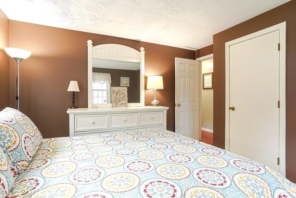 39 Hoover Road Yarmouth, MA 02673 - Photo 11 of 19 Gallery Image 11