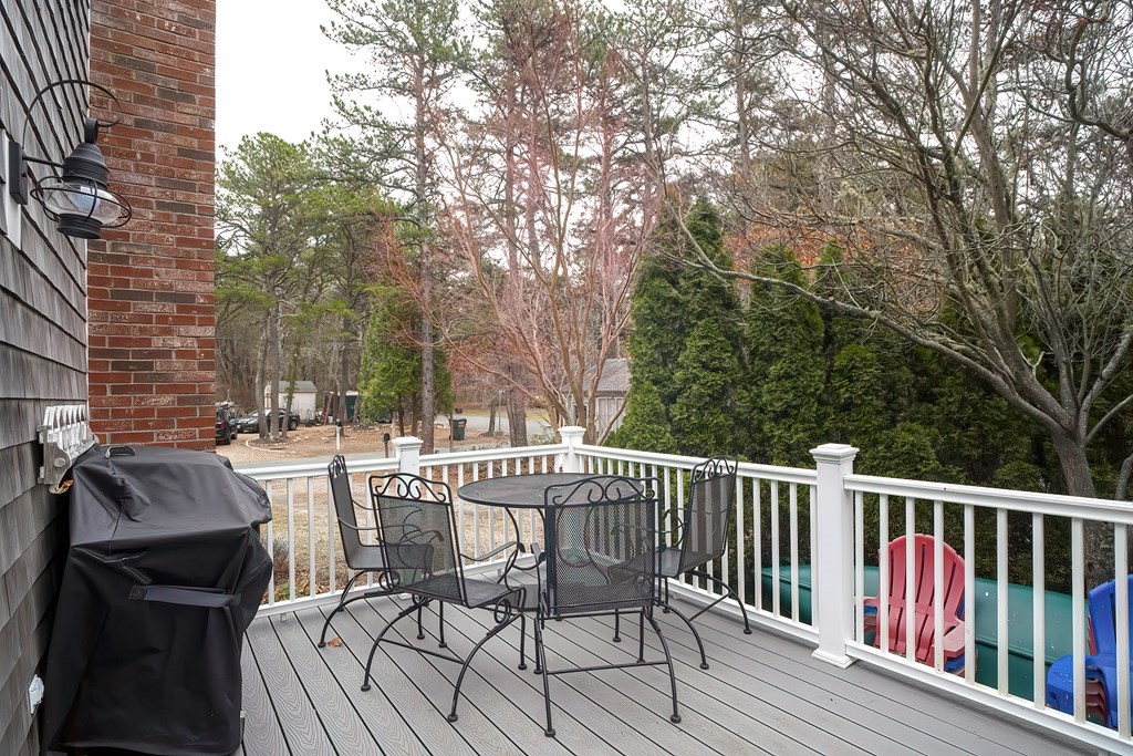 39 Hoover Road Yarmouth, MA 02673 - Photo 18 of 19 Gallery Image 18