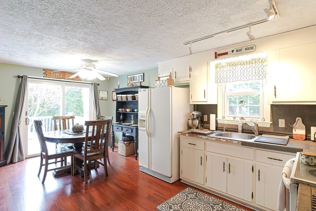 39 Hoover Road Yarmouth, MA 02673 - Photo 6 of 19 Gallery Image 6