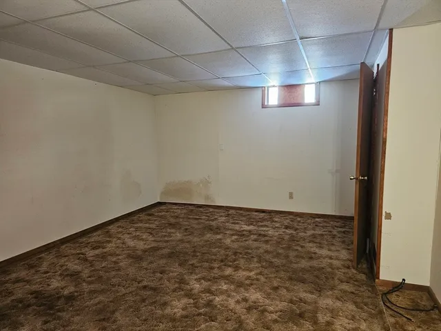 a view of utility room