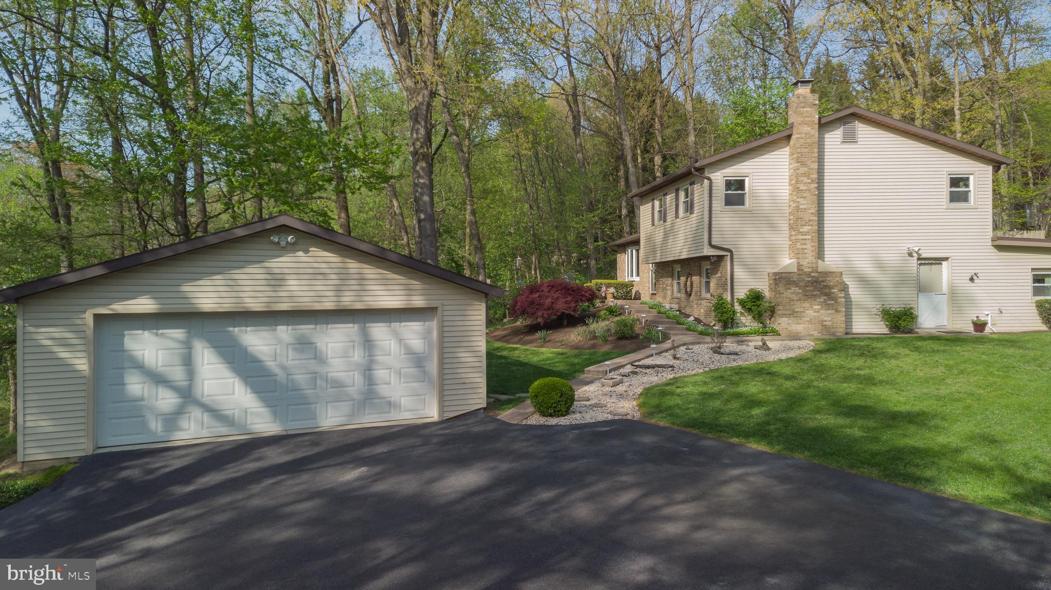 1714 Kaylor Road Hummelstown, PA 17036 - Photo 3 of 25 Gallery Image 3