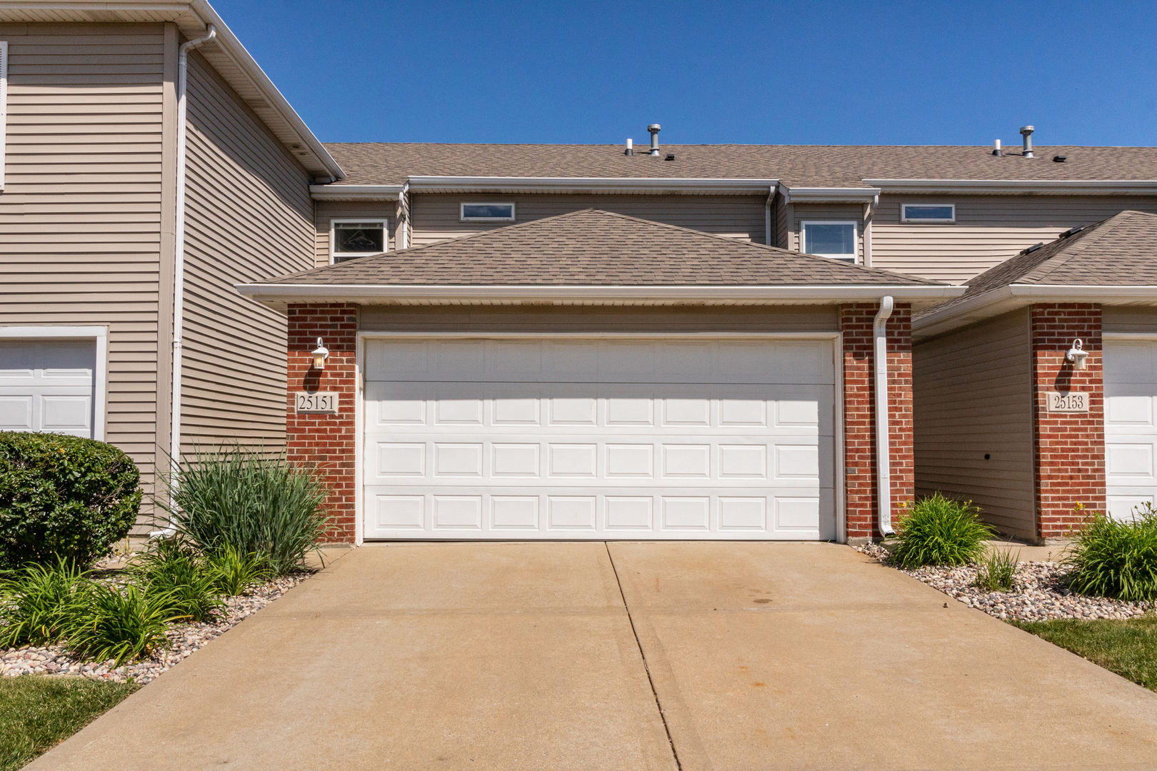 25151 Faraday Road Manhattan, IL 60442 - Photo 1 of 13 a small white building with a outdoor space