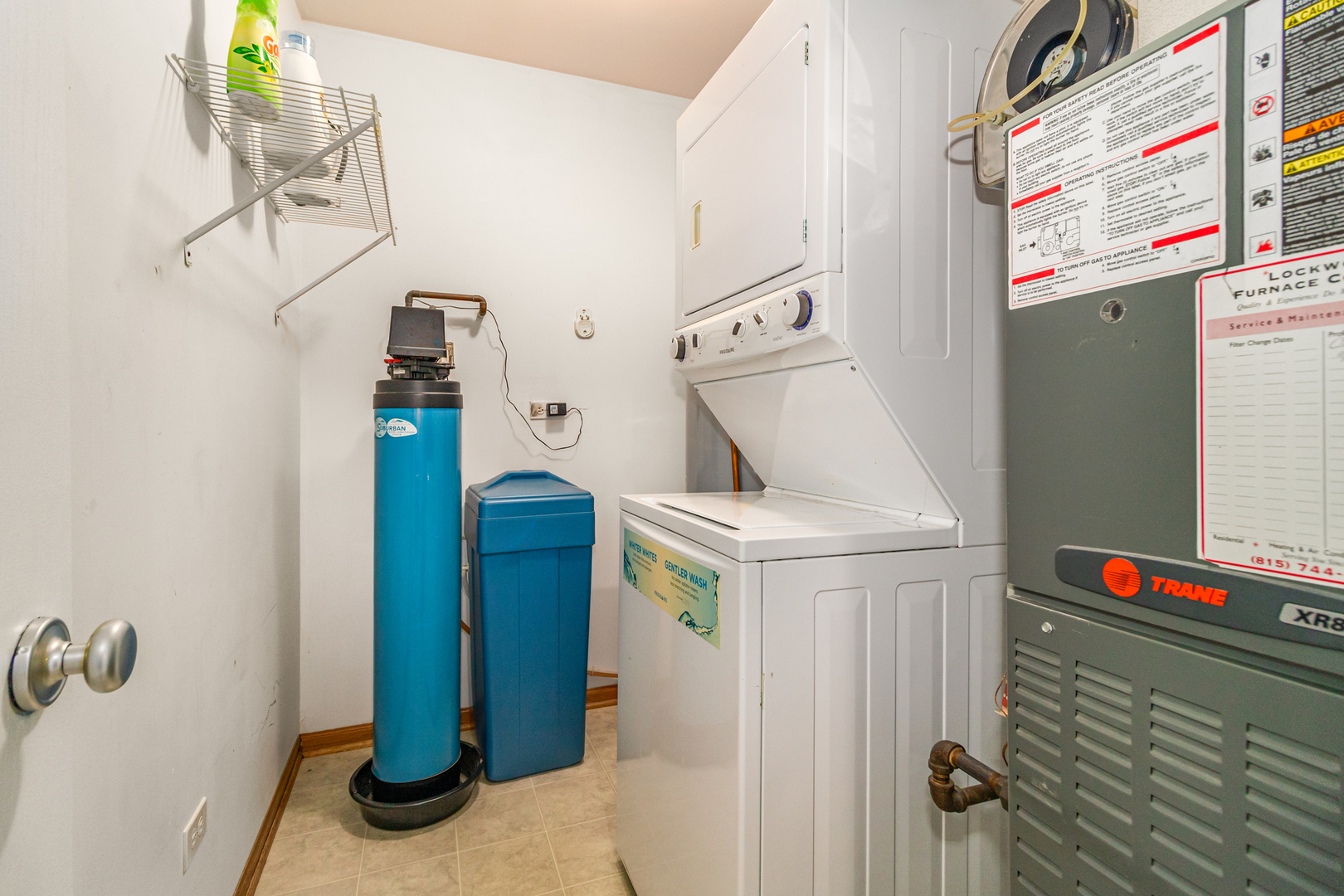 25151 Faraday Road Manhattan, IL 60442 - Photo 10 of 13 a utility room with dryer and washer