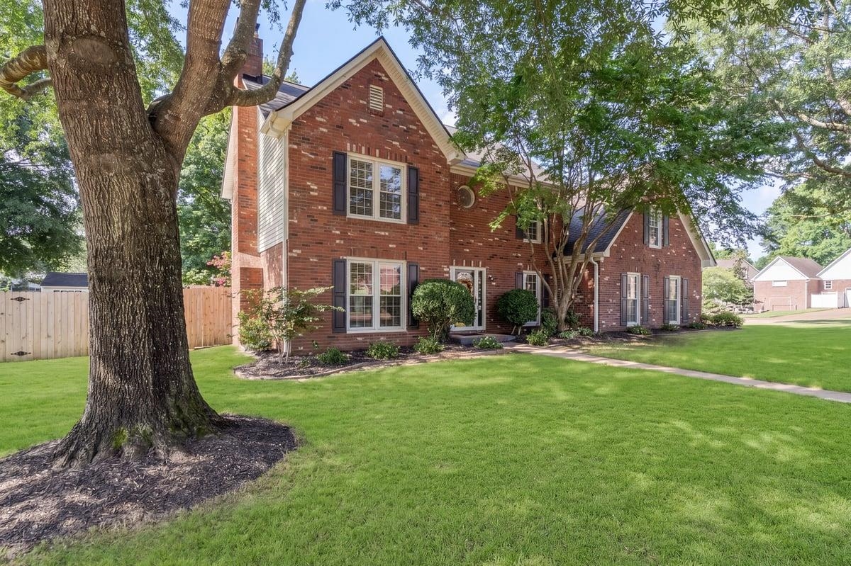 627 East Harpers Ferry Road Collierville, TN 38017 - Photo 2 of 29 Gallery Image 2