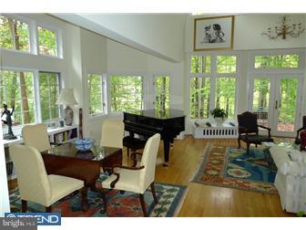 33 Dunminning Road Newtown Square, PA 19073 - Photo 3 of 10 Family Room
