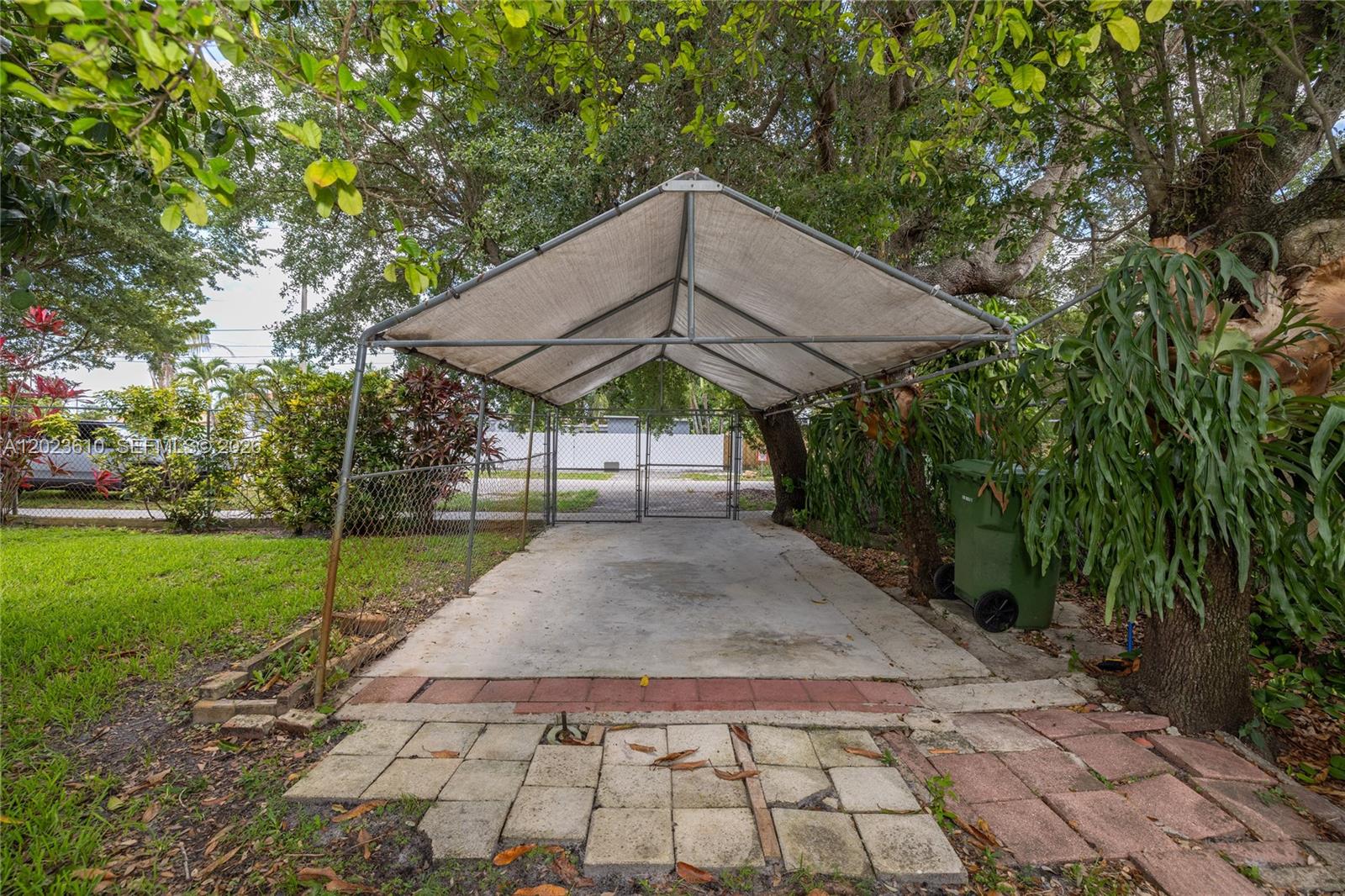 540 Southwest 60th Avenue Miami, FL 33144 - Photo 30 of 37
