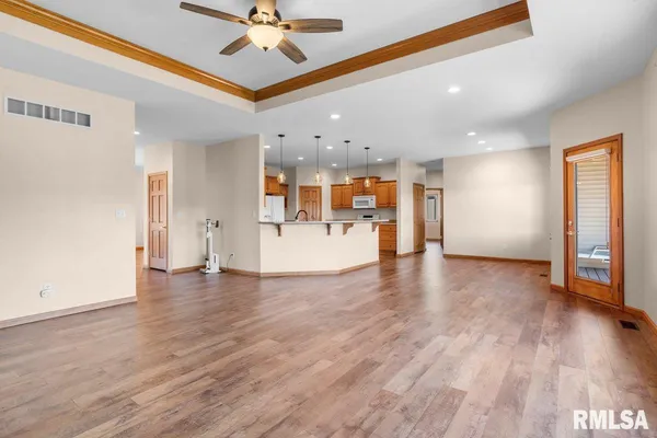 $579,000 | 204 Grindstone Road, Chatham, IL 62629