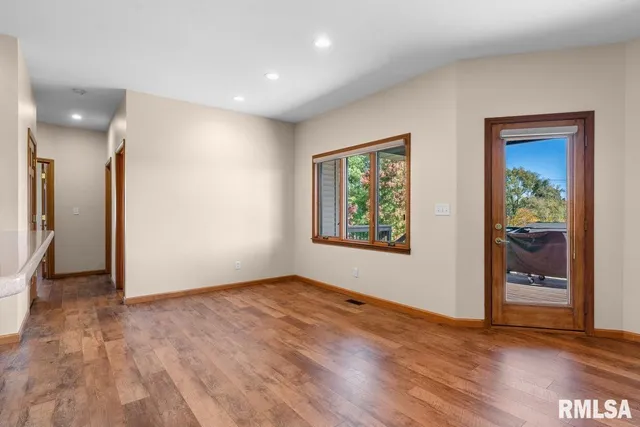 $595,000 | 204 Grindstone Road, Chatham, IL 62629