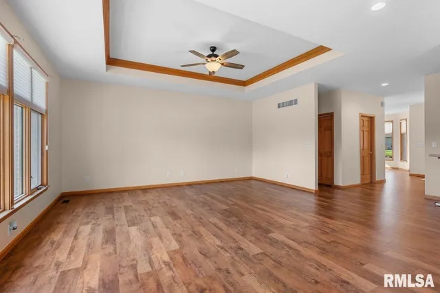 $595,000 | 204 Grindstone Road, Chatham, IL 62629