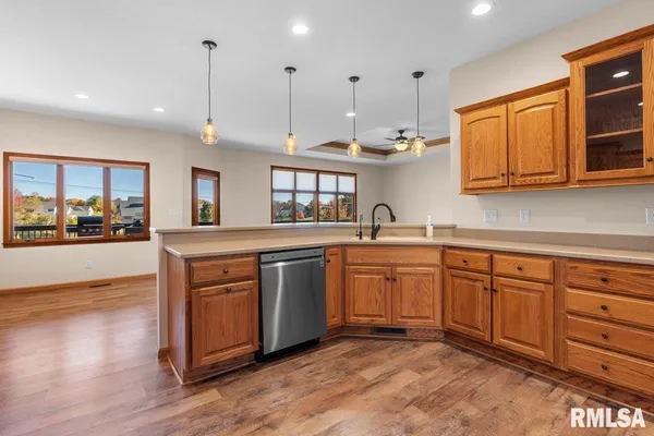 $579,000 | 204 Grindstone Road, Chatham, IL 62629