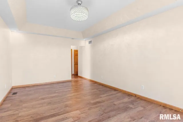 $595,000 | 204 Grindstone Road, Chatham, IL 62629