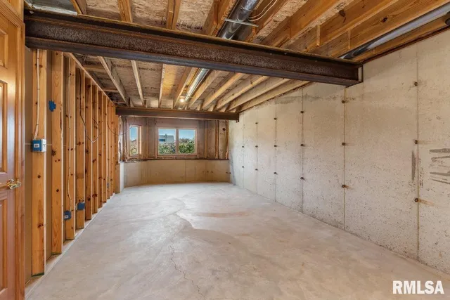 $595,000 | 204 Grindstone Road, Chatham, IL 62629