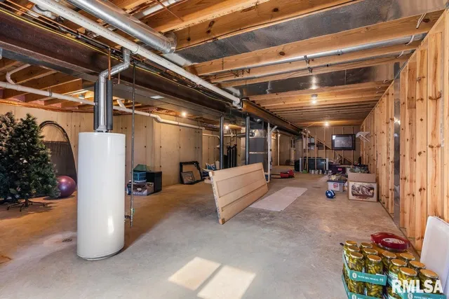 $595,000 | 204 Grindstone Road, Chatham, IL 62629