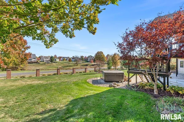 $579,000 | 204 Grindstone Road, Chatham, IL 62629