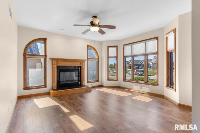 $595,000 | 204 Grindstone Road, Chatham, IL 62629