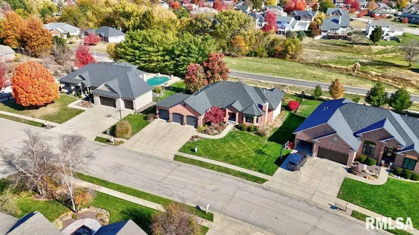 $579,000 | 204 Grindstone Road, Chatham, IL 62629