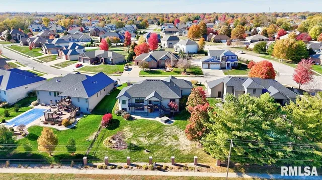 $595,000 | 204 Grindstone Road, Chatham, IL 62629