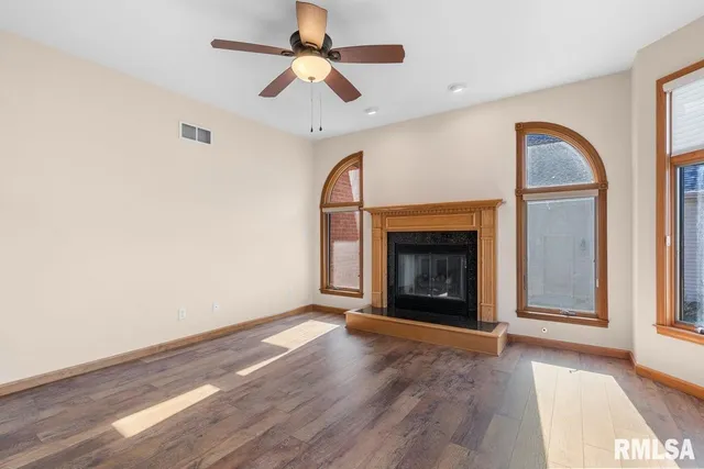 $595,000 | 204 Grindstone Road, Chatham, IL 62629