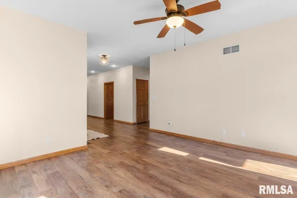 $579,000 | 204 Grindstone Road, Chatham, IL 62629