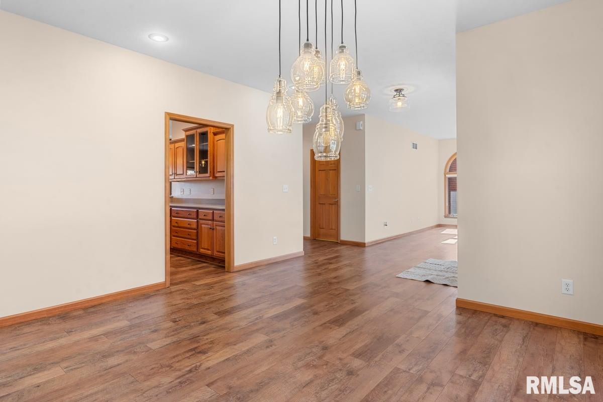 204 Grindstone Road Chatham, IL 62629 - Photo 9 of 59