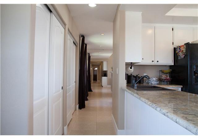 39223 Opalocka Road Boulevard, CA 91905 - Photo 9 of 25 Hallway
