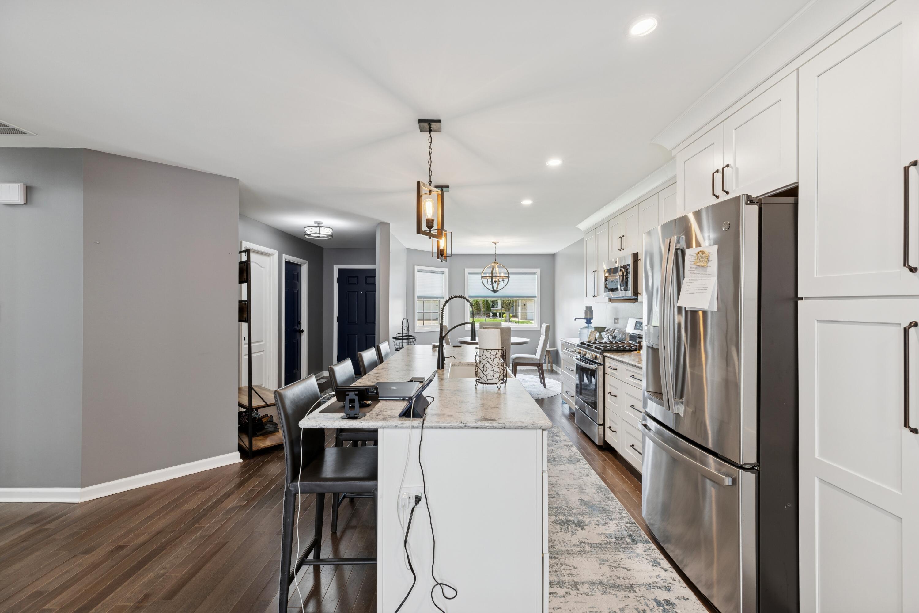 1437 Rokosz Lane, Unit 2 Dyer, IN 46311 - Photo 8 of 16 3000x2000