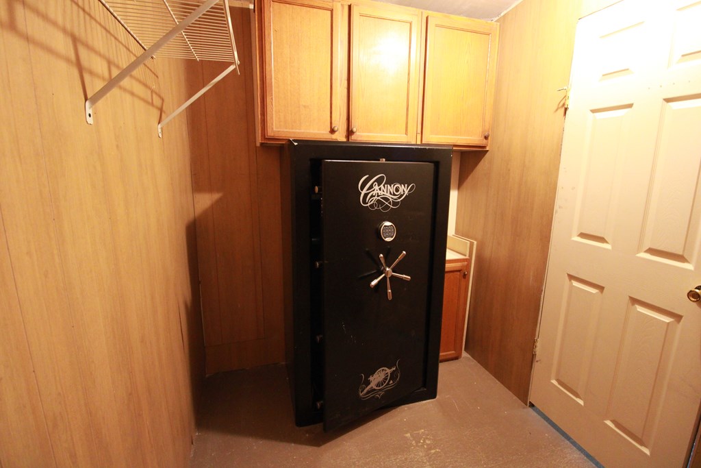 371 Manta Road Cusseta, GA 31805 - Photo 17 of 40 Master Closet