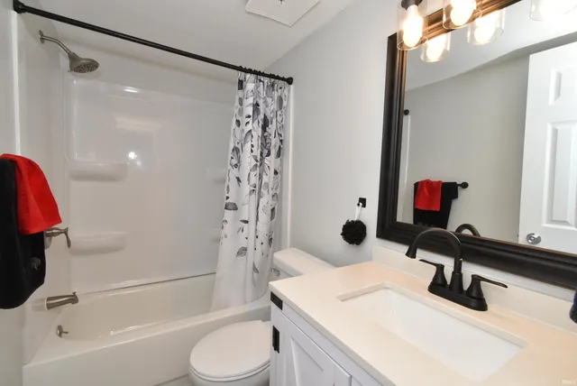 $167,500 | 110 West Goss Street, Kentland, IN 47951