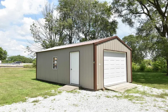 $167,500 | 110 West Goss Street, Kentland, IN 47951