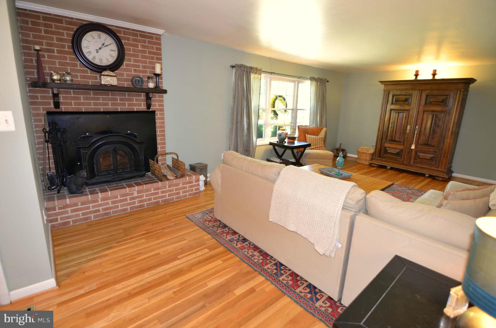293 Fairhaven Road Tracys Landing, MD 20779 - Photo 3 of 30 Living Room