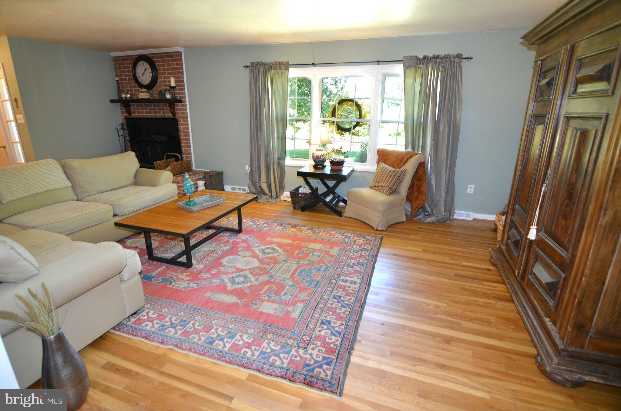 293 Fairhaven Road Tracys Landing, MD 20779 - Photo 4 of 30 Living Room