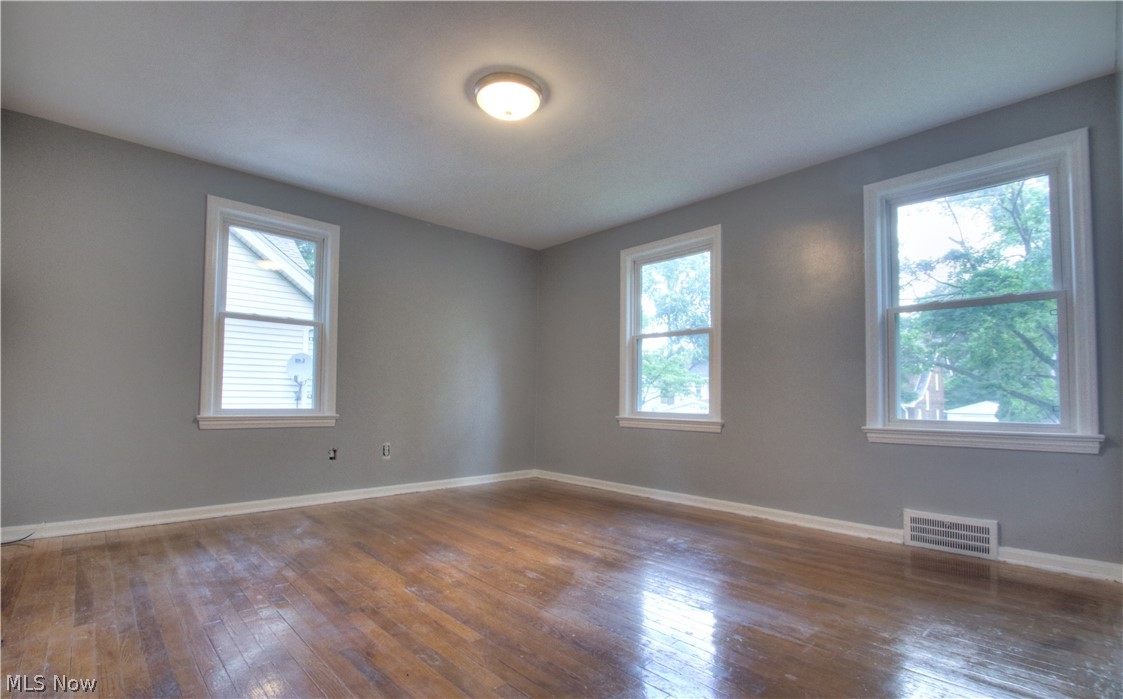 860 Montford Road Cleveland Heights, OH 44121 - Photo 19 of 29