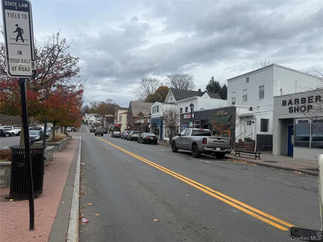 $3,200 | 260 Gainsborg Avenue East, Unit 2, West Harrison, NY 10604