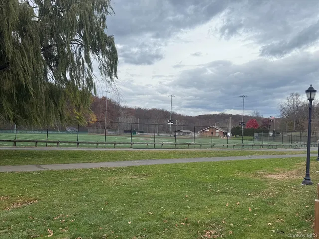 $3,200 | 260 Gainsborg Avenue East, Unit 2, West Harrison, NY 10604