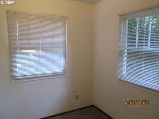 736 5th Street Springfield, OR 97477 - Photo 5 of 8