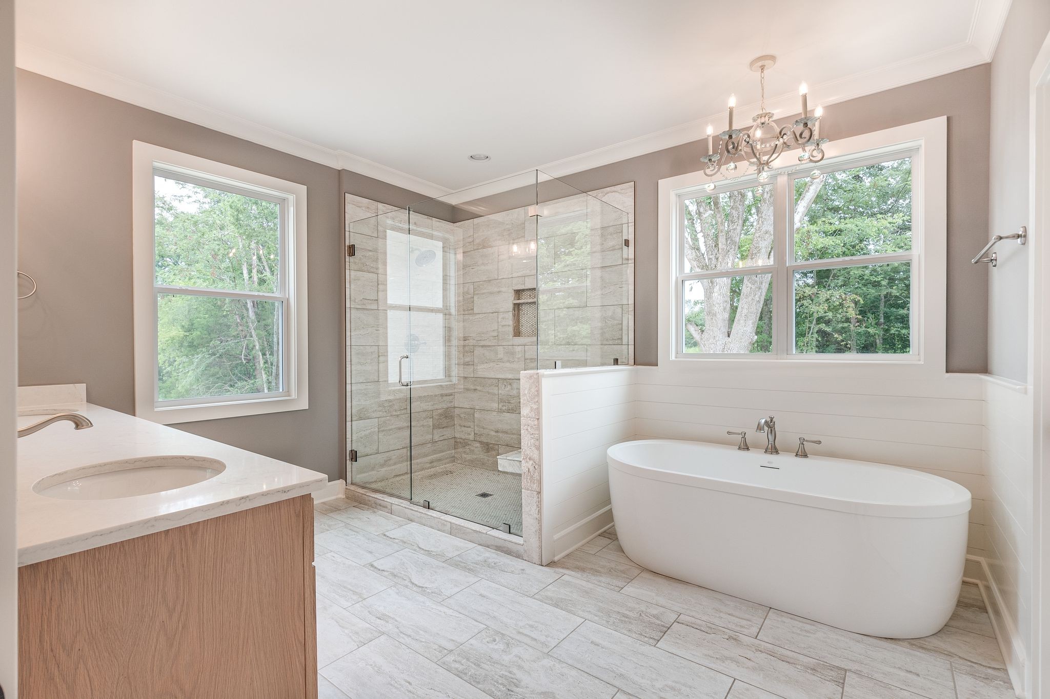 1581 Phillips Road Lebanon, TN 37087 - Photo 23 of 36 a spacious bathroom with a tub and a sink